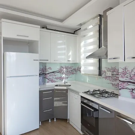 Bright And Cozy With City View In Besiktas